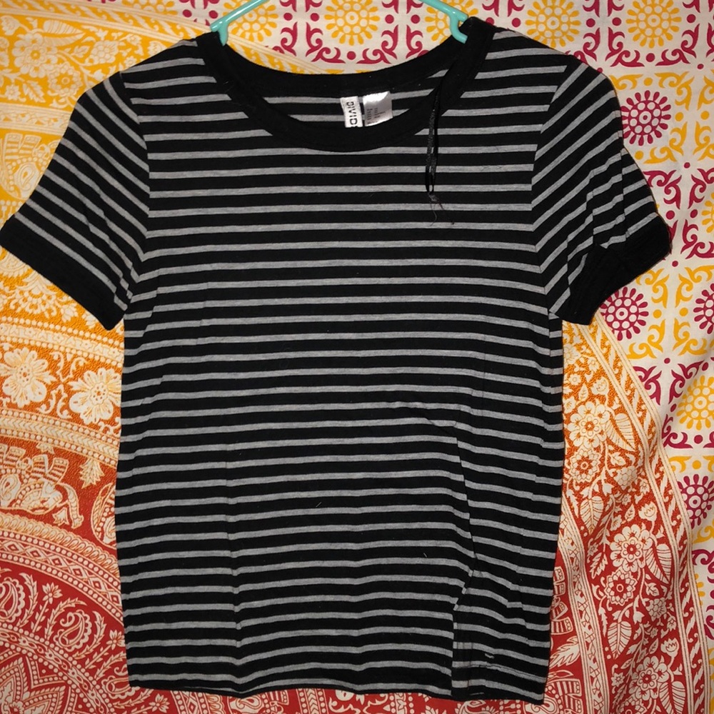 Short sleeve tee